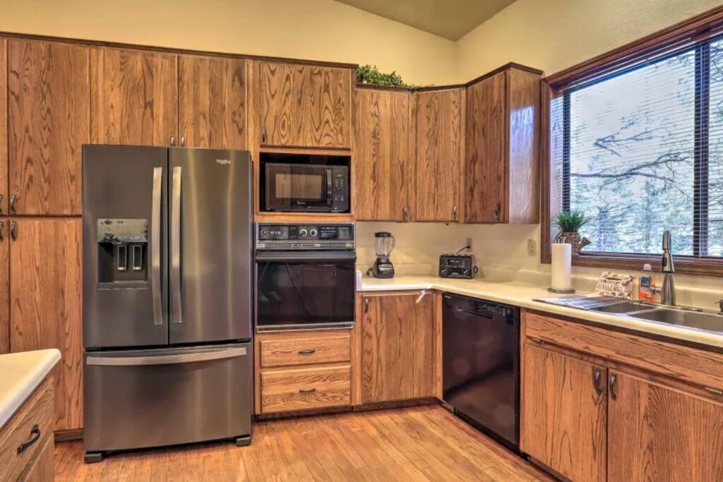 Kathys Cabin, King Bed, Hot Tub, Near-Nau & Downtown Attractions, Perfect Year-Round Mountain Getaway Flagstaff Ngoại thất bức ảnh