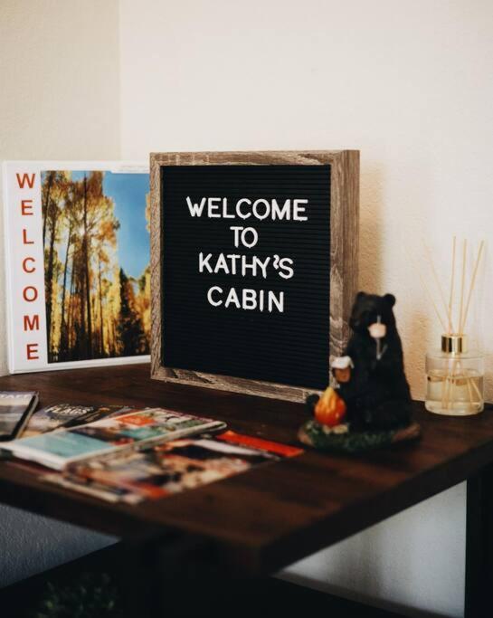 Kathys Cabin, King Bed, Hot Tub, Near-Nau & Downtown Attractions, Perfect Year-Round Mountain Getaway Flagstaff Ngoại thất bức ảnh